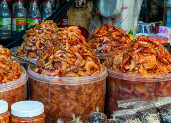 Getrocknete Krabben auf dem Fischmarkt in Kep