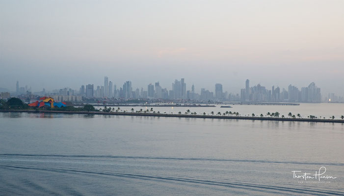 Skyline von Panama-Stadt im Morgengrauen 