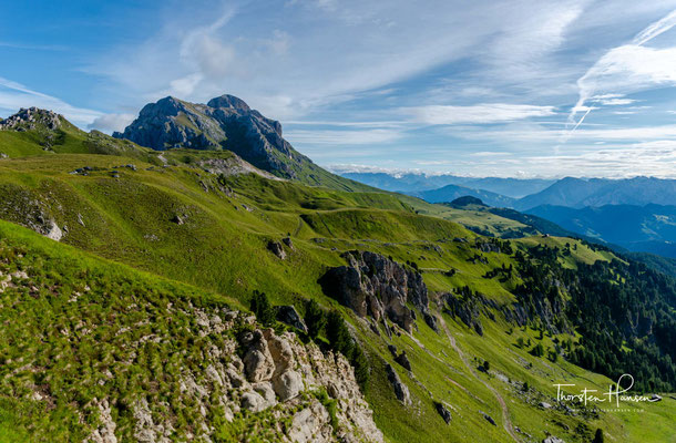 Einer der acht Südtiroler Naturparks nennt sich Puez-Geisler und umfasst, wie der Name bereits sagt, das Gebiet rund um die bekannte Geislergruppe und Puezgruppe.