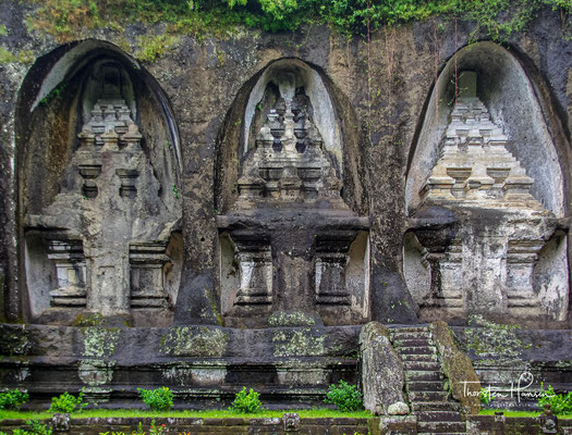 Das Ensemble mit insgesamt zehn Königsgräbern befindet sich nahe der Stadt Ubud 