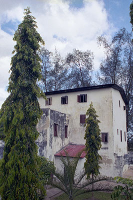 Das Liku-Haus wurde von einem asiatischen Kaufmann gebaut und von Ratu Bhimji an die deutsche Kolonialverwaltung verkauft.