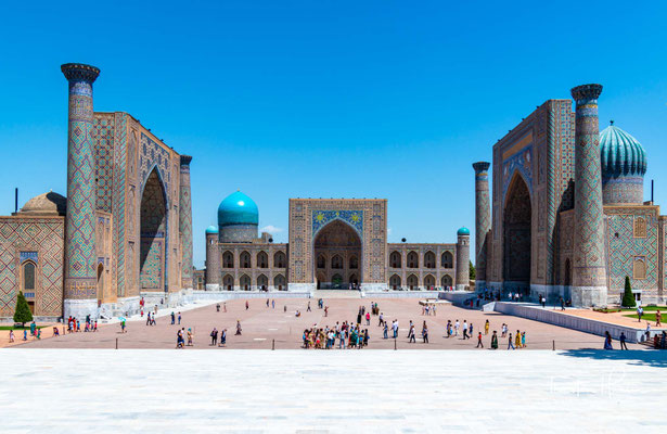 Der Registan-Platz ist einer der prächtigsten Plätze Mittelasiens und gilt auch als das Herz Samarkands. 