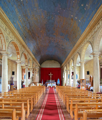 Hauptattraktion der Stadt ist die Kirche San Carlos de Borromeo, eine der 16 Holzkirchen Chiloés, die von der UNESCO im November 2000 zum Weltkulturerbe erklärt wurden. 