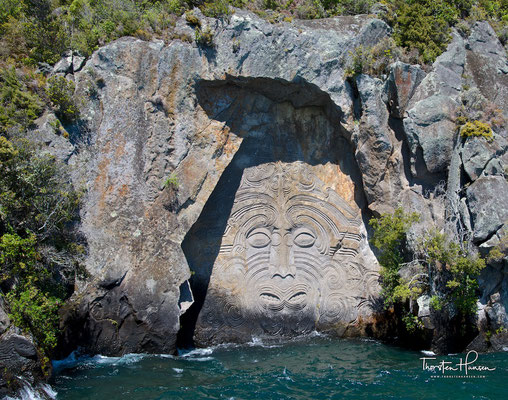 Maori Rock Carving Cruise Lake Taupo - Ernest Kemp Cruises