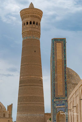 Das Kalon-Minarett (Großes Minarett) ist ein Minarett in der usbekischen Stadt Buxoro. Es gilt als Wahrzeichen der Stadt.