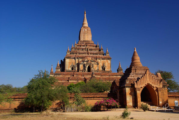 Mit der Flucht des Königs vor den Mongolen wurde der Mythos von Bagan als Brücke zwischen Himmel und Erde endgültig zerstört.