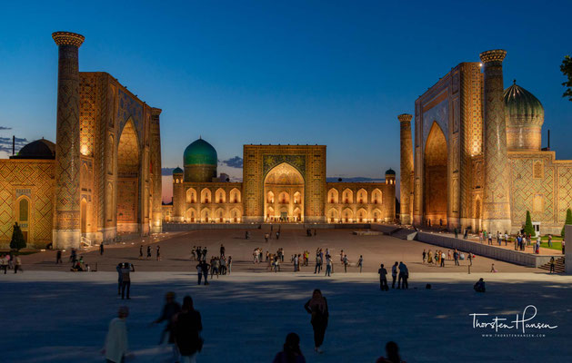 Der Registan‚ der Platz des sandigen Ortes in Samarkand ist einer der prächtigsten Plätze Mittelasiens.