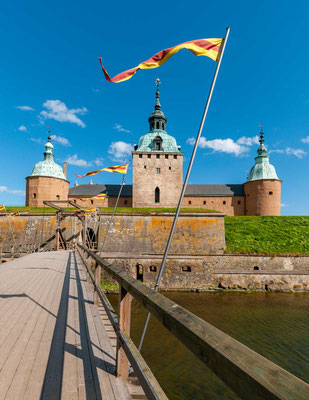 Schloss Kalmar in der schwedischen Stadt Kalmar ist einer der besterhaltenen Renaissanceschlösser in Nordeuropa. Durch seine Lage an der einstigen Grenze zu Dänemark spielte die einstige Burg eine wichtige Rolle in der schwedischen Geschichte.