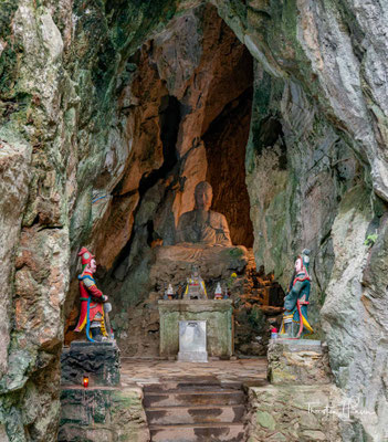 Buddhistische Huyen Khong Grotte in den Marmorbergen 