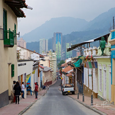 n der Kolonialzeit war Bogotá die Hauptstadt Neugranadas. Mit Cartagena de Indias war sie die wichtigste Stadt im Territorium des heutigen Kolumbiens. 1803 besuchte Alexander von Humboldt den Biologen José Celestino Mutis in Bogotá.