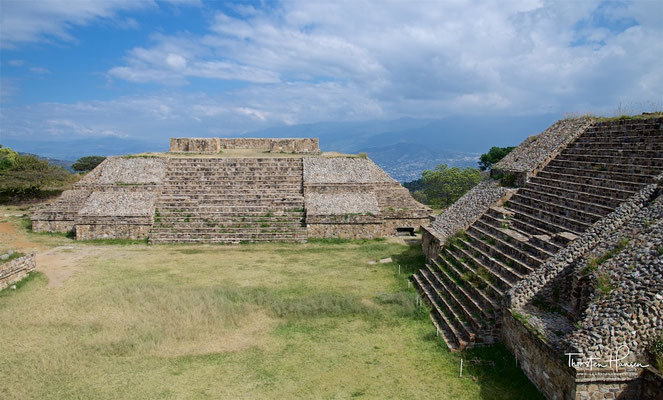 Monte Albán (span. weißer Berg) war die Hauptstadt der Zapoteken
