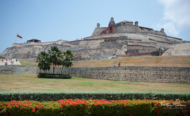 Direkt vor den Toren der Altstadt von Cartagena thront eine Festung in beeindruckender Erscheinung: das Castillo San Felipe de Barajas.