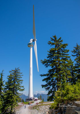 Das „Auge des Windes“ mit der Aussichtsplattform auf dem Grouse Mountains. Pünktlich zu den Olympischen Winterspielen wurde am 5. Februar 2010 diese Windkraftanlage auf dem Grouse Mountain in Betrieb genommen. 
