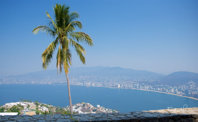Panorama der Bucht von Acapulco von der Kapelle von La Paz.