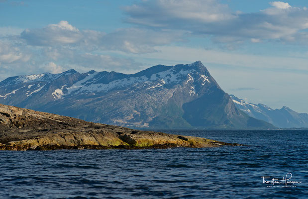 Alle 6 Stunden zwängen sich rund 400 Millionen Kubikmeter Wasser mit einer Geschwindigkeit von bis zu 20 Knoten durch die 3 Kilometer lange und 150 Meter breite Passage zwischen Saltenfjord und Skjerstadfjord.