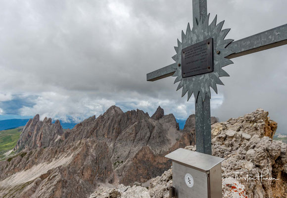 Gipfelkreuz des 2909m hohen Piz Duleda