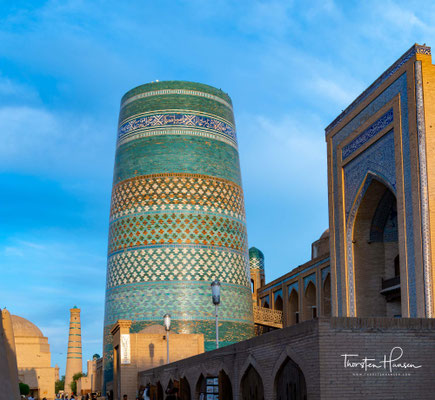 Die Medrese Muhammad Amin Khan ist eine Medrese in Ichan Qalʼа, der historischen Altstadt Chiwas.