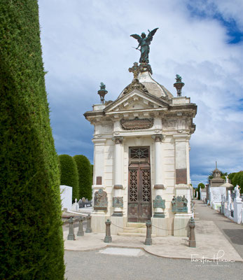 Unter der Verwaltung des Gouverneurs Manuel Señoret wurde der Friedhof am 9. April 1894 eingeweiht. Dieses Heilige Feld wurde gebaut, um das alte zu ersetzen, das sich am heutigen Platz José de los Santos Mardones befand.
