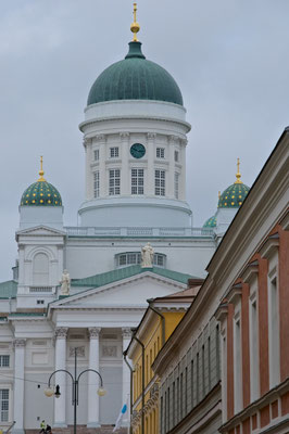 Der Dom von Helsinki ist das weithin sichtbare Wahrzeichen der Stadt