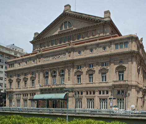 Das Teatro Colón (spanisch für Kolumbus-Theater) ist das bekannteste Theater in Buenos Aires, Argentinien.