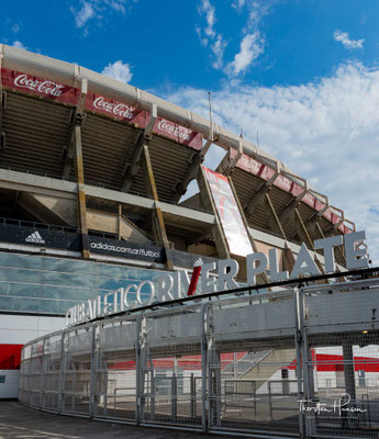 Das Estadio Monumental Antonio Vespucio Liberti, auch bekannt als El Monumental oder Estadio River Plate