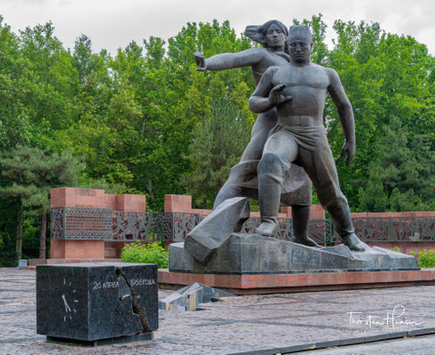 Das Denkmal für die Opfer des Erdbebens von Taschkent 1966. Es wurde im Jahr 1976 anlässlich des 10. Jahrestages der Katastrophe eröffnet.