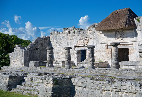 Tempel des Herabsteigenden Gottes in Tulum