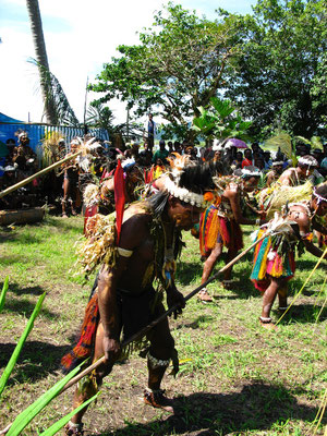 Eröffnungszeremonie des Haus Tambaran im Dorf  Wombun am Sepik