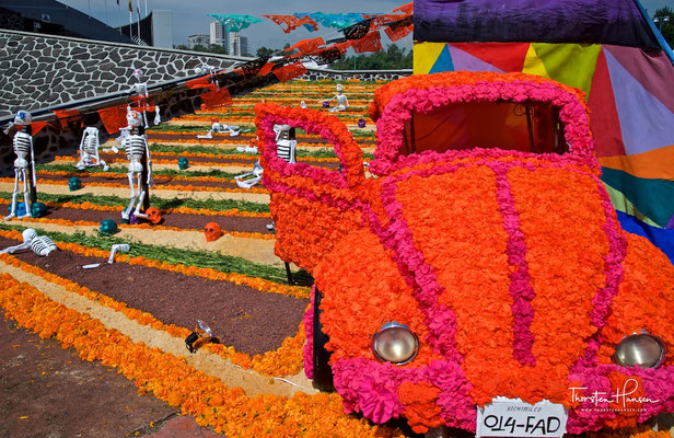 Dias de Muerte - Tag der Toten in der Universität Mexico 