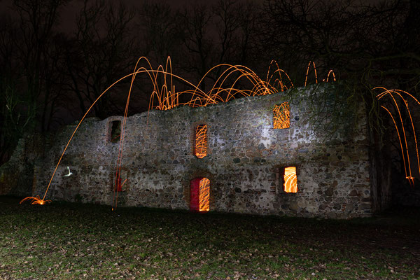 Lightpainting - Feuersturm in der Burg