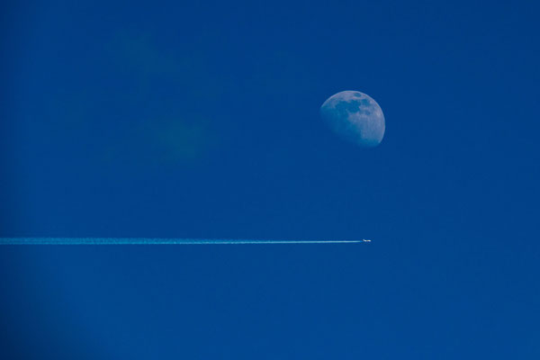 Mond Himmel Flugzeug