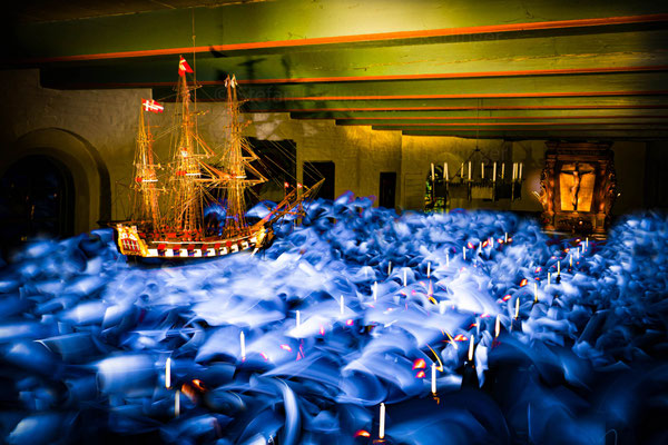 Lightpainting - Sturm in der Kirche 
