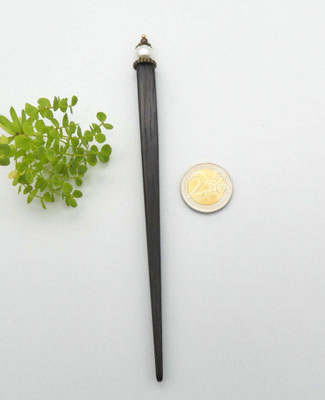 Haarstab aus Mooreiche & Muschelkernperle