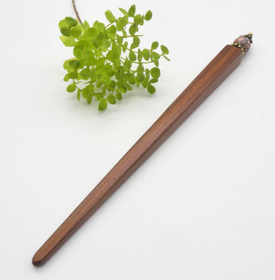 Haarstab aus Zwetschge & Mosaikstein