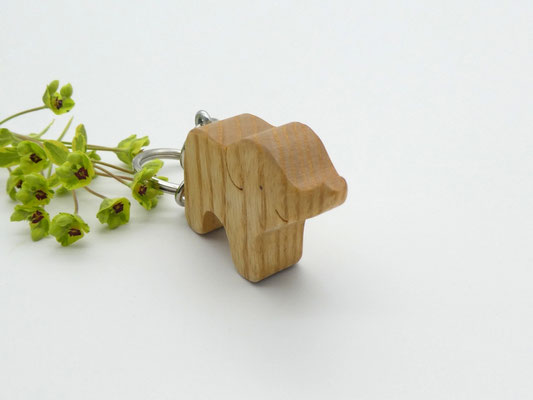 Elefant aus Esche- Schlüsselanhänger aus Holz