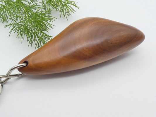 Schlüsselanhänger-Handschmeichler aus Apfelbaum