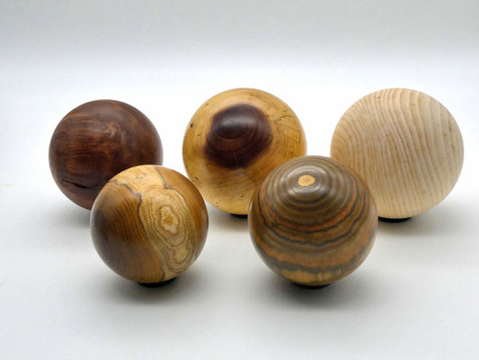 Holzkugel aus chinesischem Wacholder 78 mm