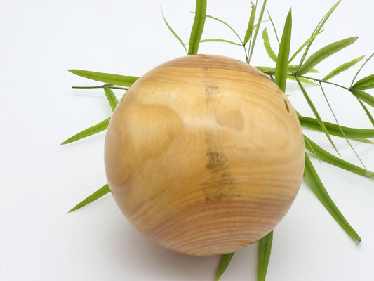 Holzkugel aus Lärche 72 mm