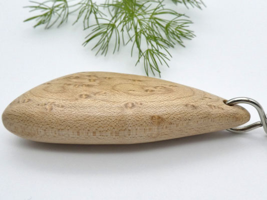 Schlüsselanhänger-Handschmeichler aus Holz - Muschelahorn