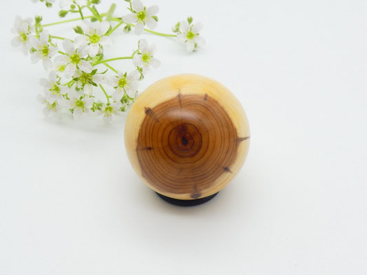 Holzkugel aus Eibe 42 mm
