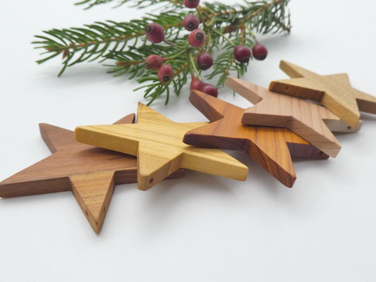 5 Holzsterne aus verschiedenen Hölzern für den Weihnachtsbaum