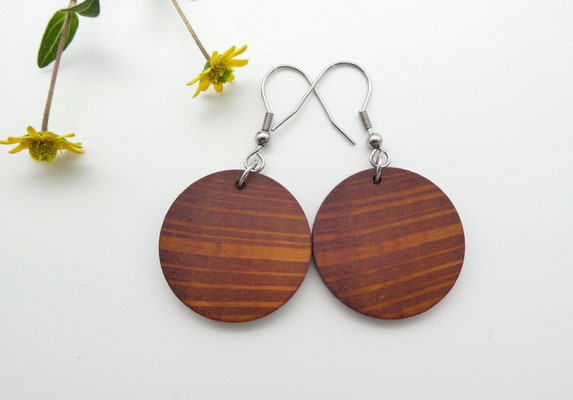 Ohrringe aus Sheoak