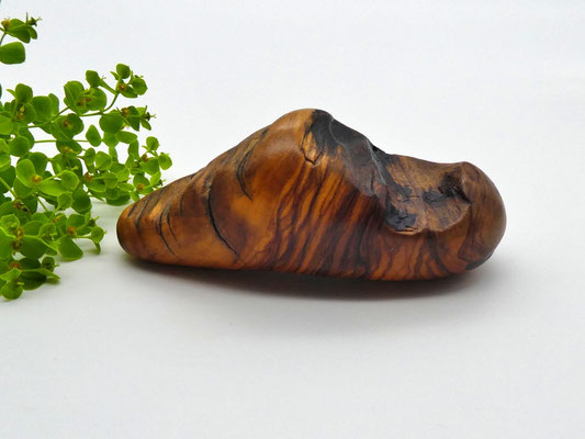 Handschmeichler aus Olivenholz