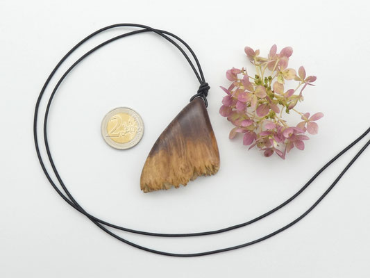 Holz-Anhänger aus Ahornmaser