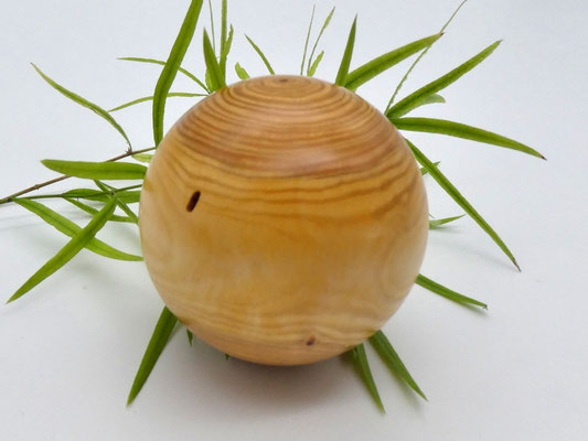 Holzkugel aus Lärche 72 mm