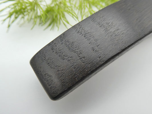 Haarspange aus Holz - Mooreiche & mittelgroße Klammer