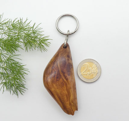 Schlüsselanhänger-Handschmeichler aus Eukalyptus
