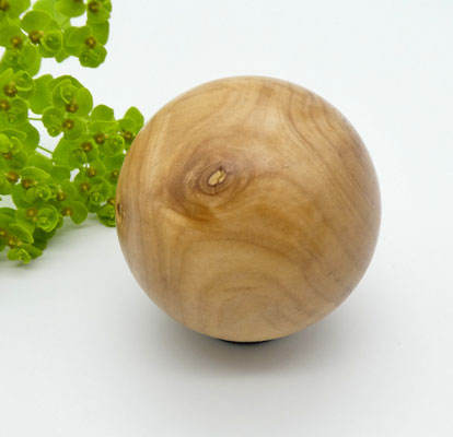 Holzkugel aus Zaubernuss 48 mm