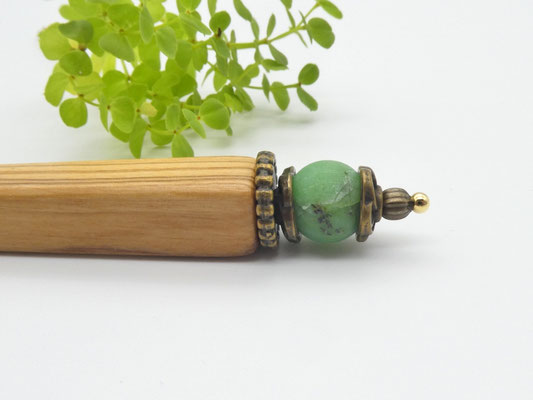 Haarstab aus Olivenholz & Nephrit