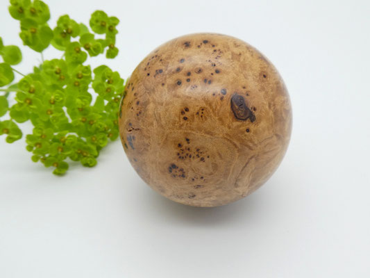 Holzkugel aus Ahornmaser 60 mm